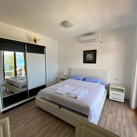 Apartments Family Tivat Extérieur photo