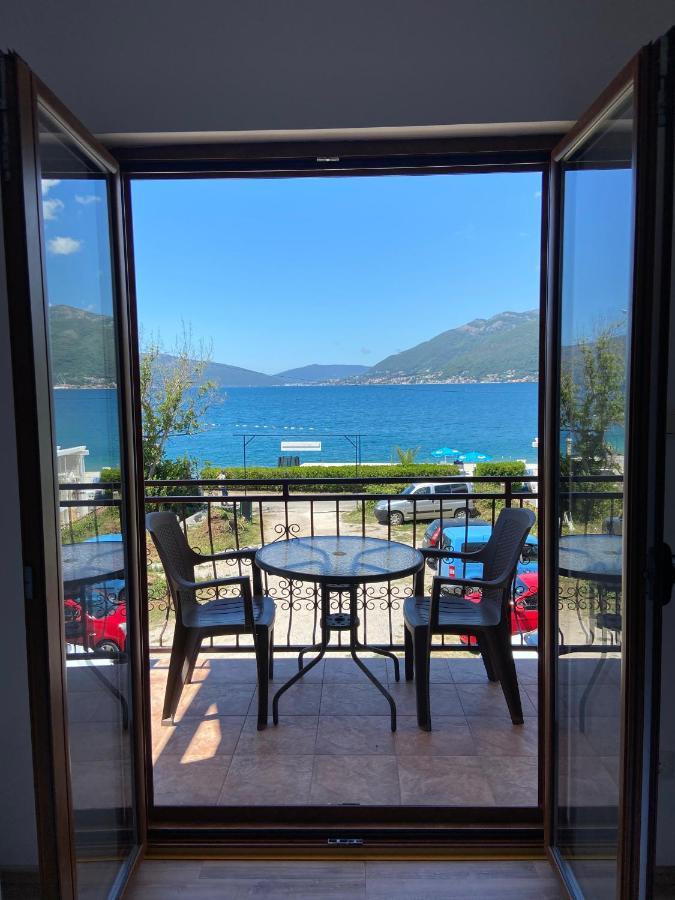 Apartments Family Tivat Extérieur photo