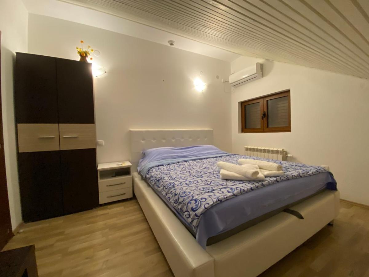 Apartments Family Tivat Extérieur photo
