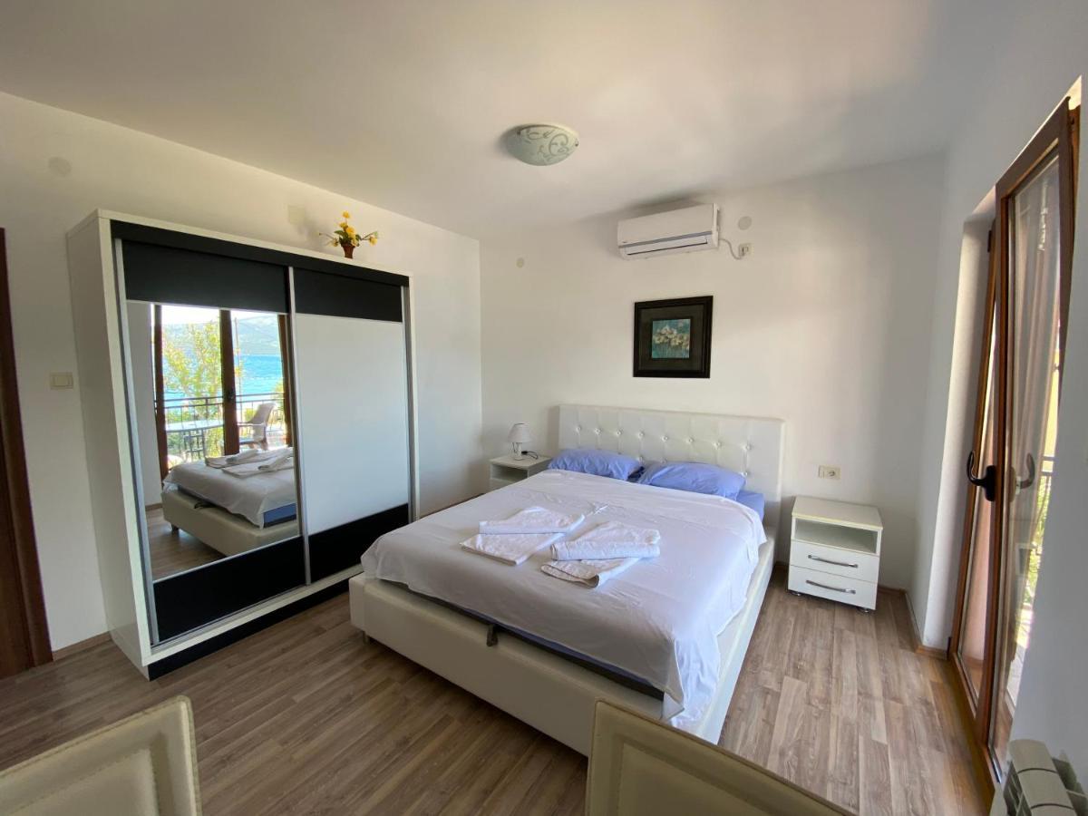 Apartments Family Tivat Extérieur photo