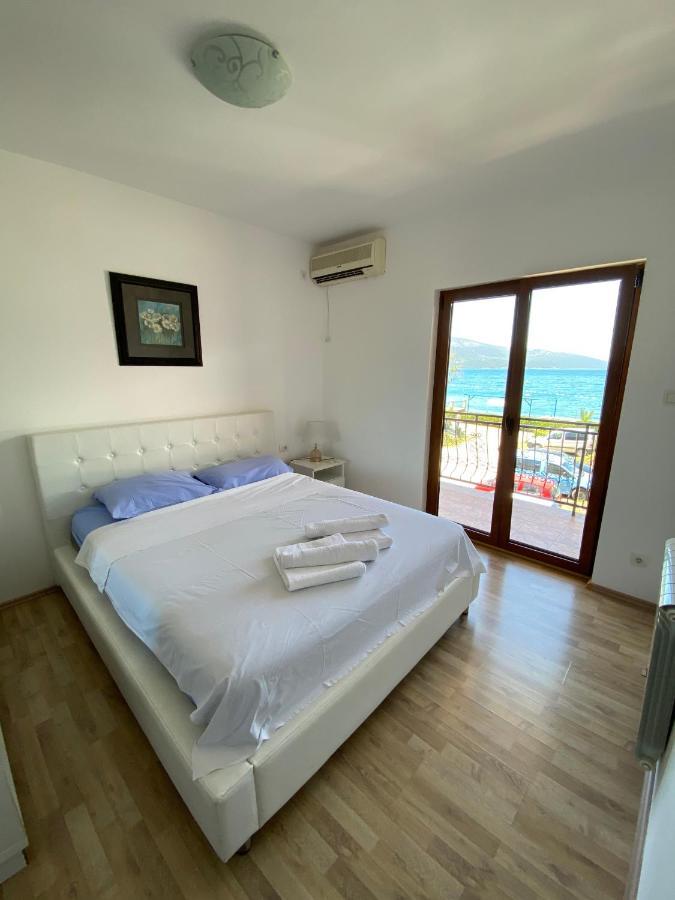 Apartments Family Tivat Extérieur photo