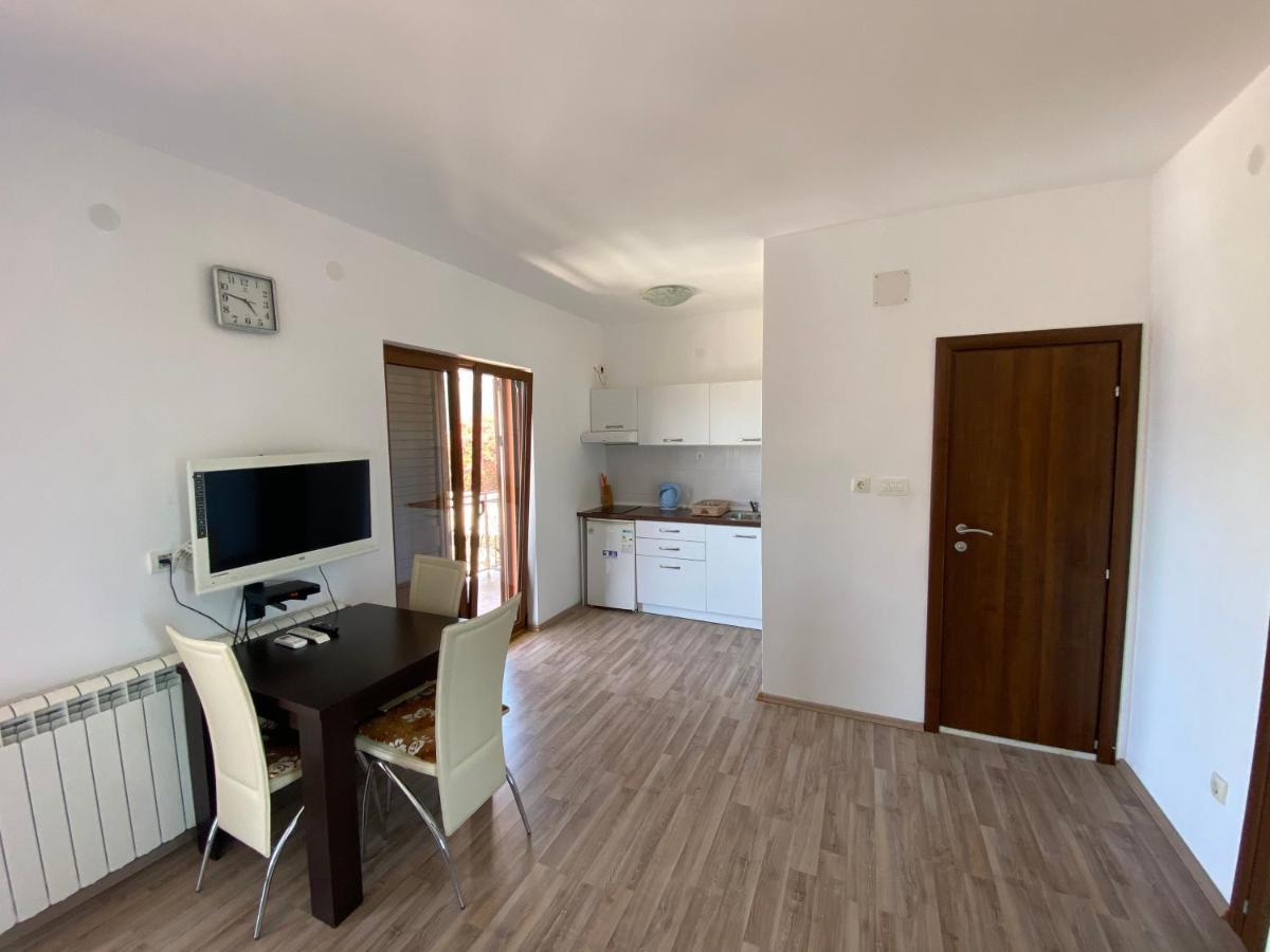 Apartments Family Tivat Extérieur photo