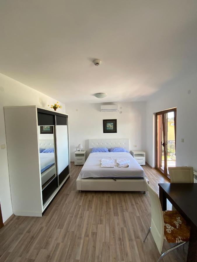 Apartments Family Tivat Extérieur photo