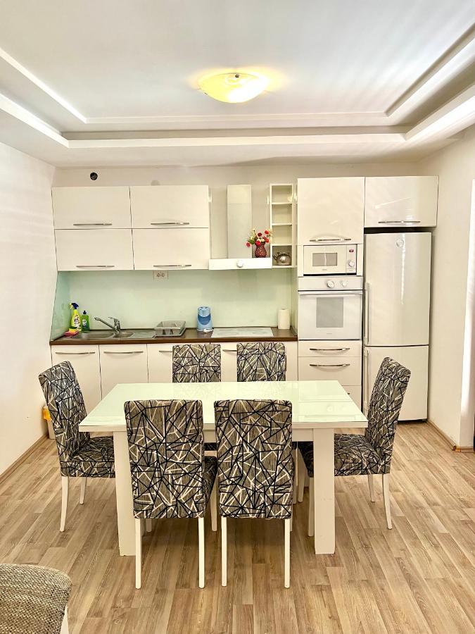 Apartments Family Tivat Extérieur photo
