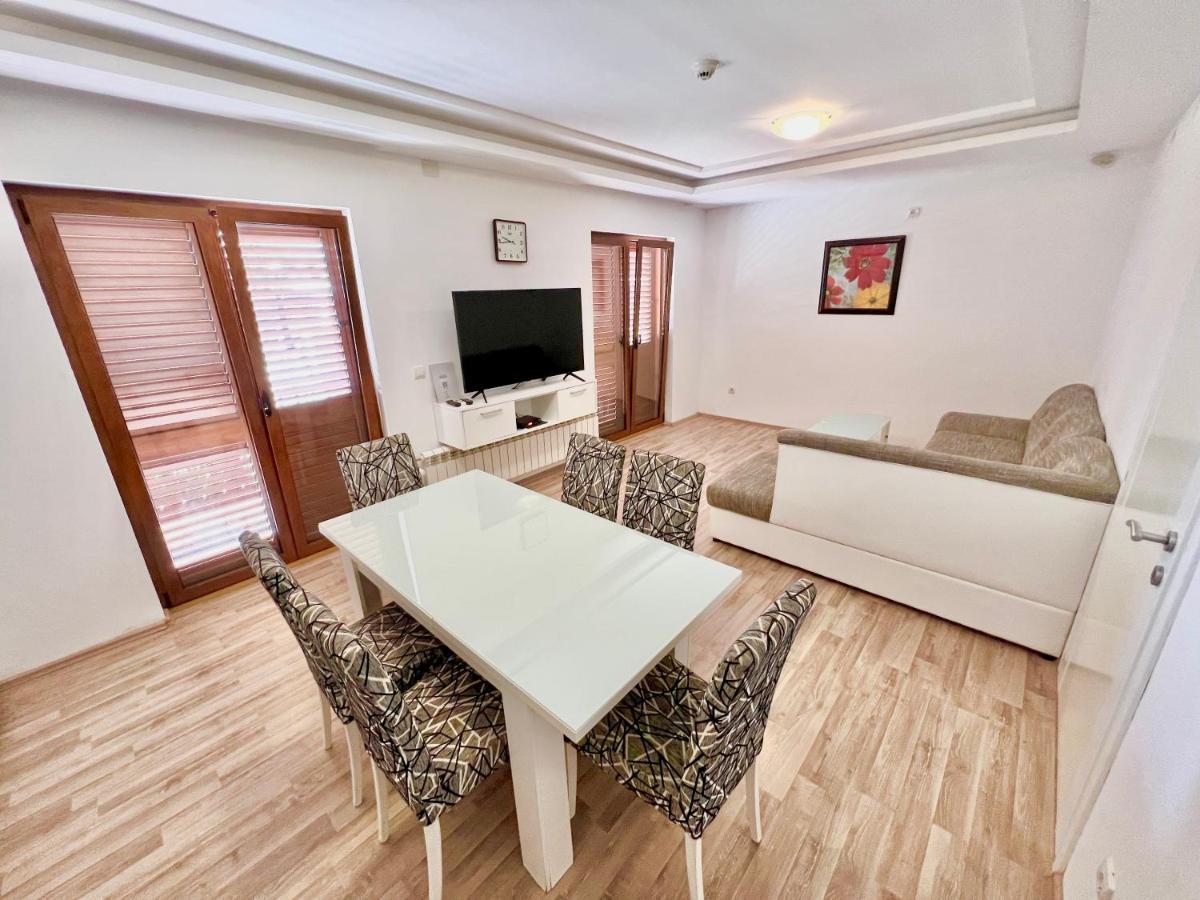 Apartments Family Tivat Extérieur photo