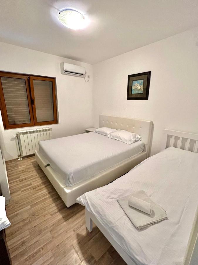 Apartments Family Tivat Extérieur photo