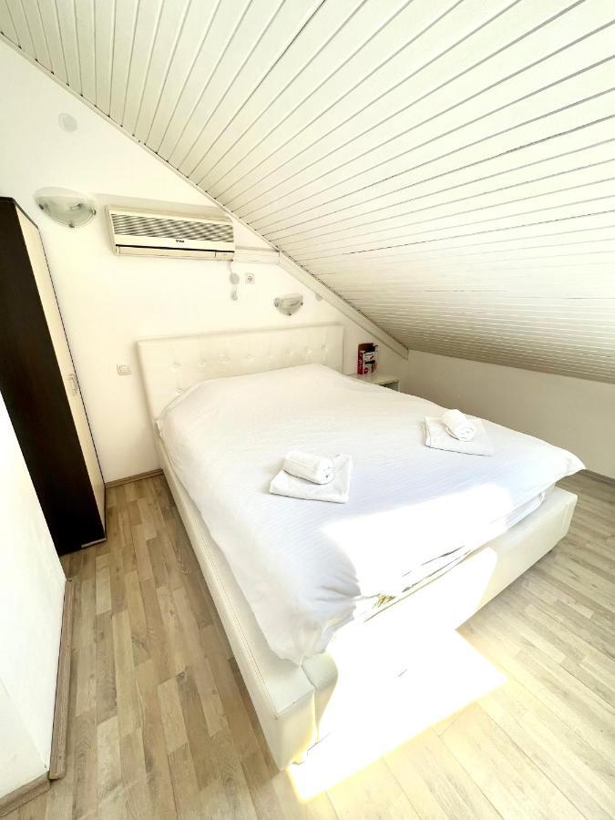 Apartments Family Tivat Extérieur photo