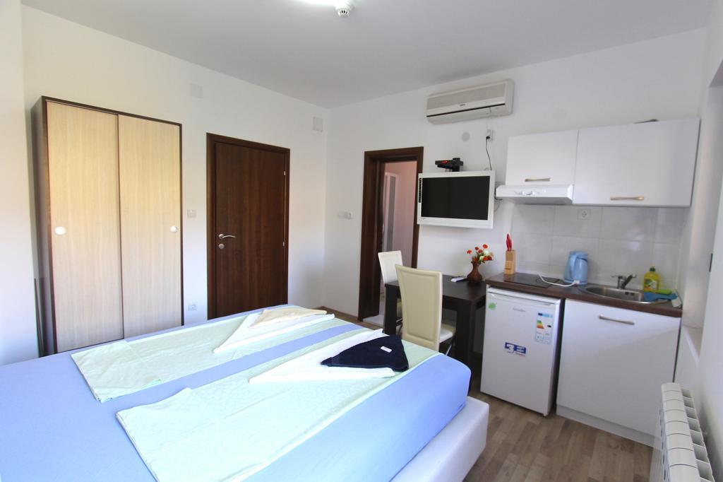 Apartments Family Tivat Chambre photo